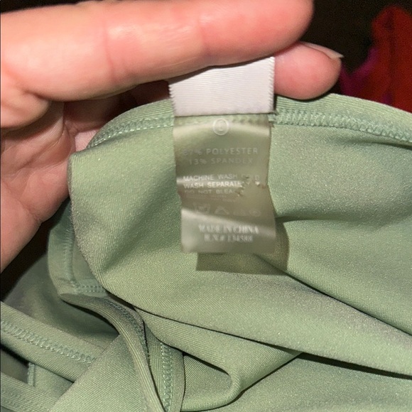 Green Sleeveless Fitted Crop Tank Top - Picture 3 of 4